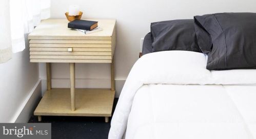 2026 Howard St, Philadelphia PA 19148-3334 exterior