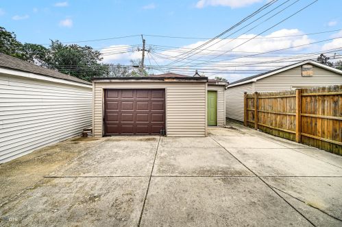 10027 Wallace St, Chicago IL 60628-1840 exterior