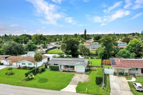 2285 41 Ter, Naples FL 34116-6517 exterior