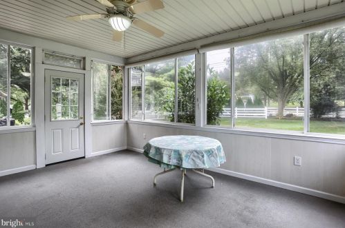 2005 Chapel Frg Dr, Lancaster PA 17601-1654 exterior