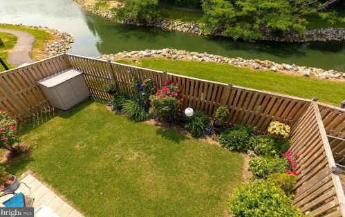 8326 Claremont Woods Dr, Alexandria VA  22309-1895 exterior