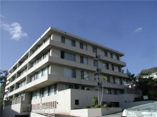 1528 Emerson St, Honolulu HI  96813-2133 exterior