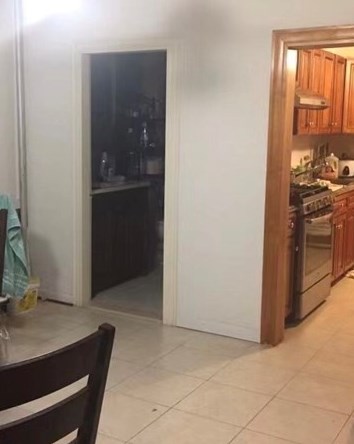 8 Lowell St, Worcester MA 01603-2607 exterior