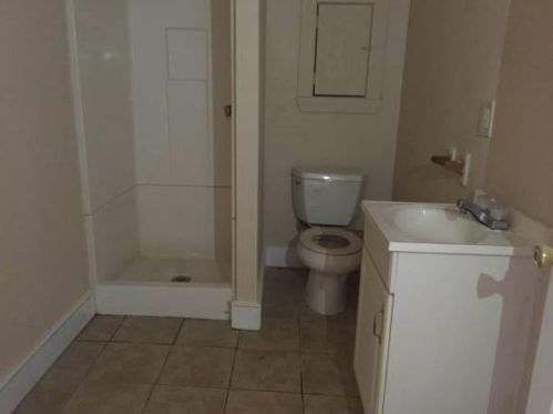 33 Doyle Ave, Providence RI  02906-1705 exterior