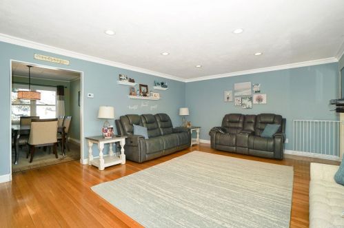 1526 10 St, Babylon NY 11704-3836 exterior