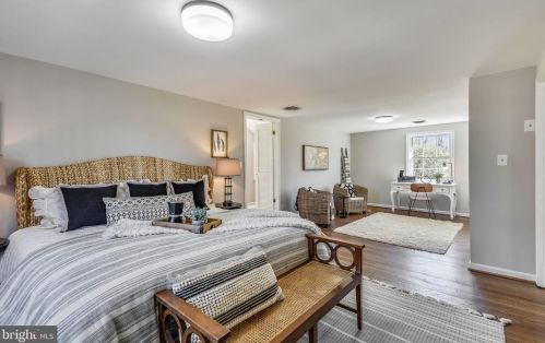 4206 Mt Vernon Memorial Hwy, Alexandria VA 22309-2809 exterior