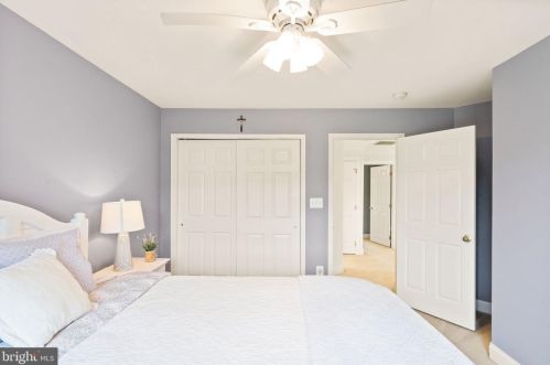 17675 Tobermory Pl, Leesburg VA 20175-7053 exterior