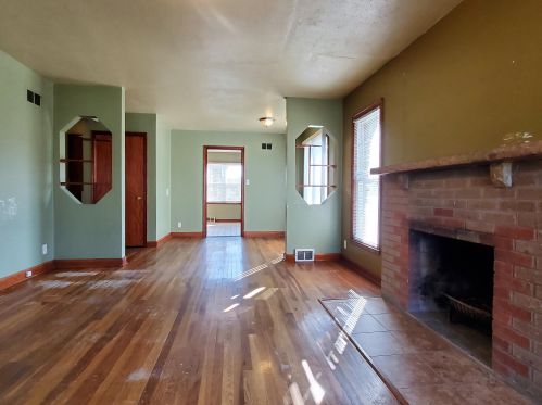 2733 Roosevelt Dr, Milwaukee WI 53216-1838 exterior