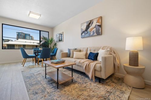 1906 Fern St, Honolulu, HI 96826-3958