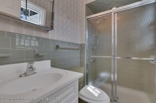 309 Eastham Rd, Point Pleasant Beach NJ 08742-2013 exterior