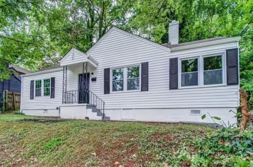 2935 Harlan Dr, Atlanta GA  30344-3705 exterior