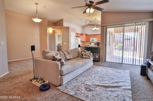 7186 Alderberry St, Tucson, AZ 85756-6133