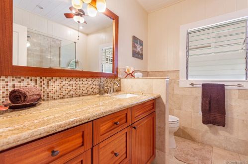 915 17 Ave, Honolulu HI 96816-4105 exterior