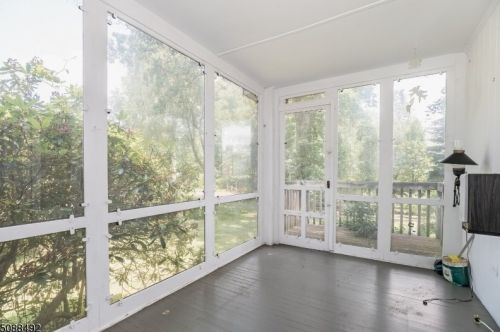 25 Knollwood Rd, Whippany NJ  07981-1820 exterior