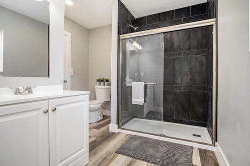 324 Michigan Ave, Three Rivers MI 49093-1124 exterior