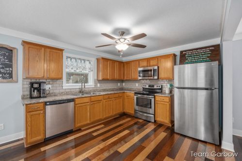 264 Lloyd Ct, Middlevle MI  49333-8116 exterior