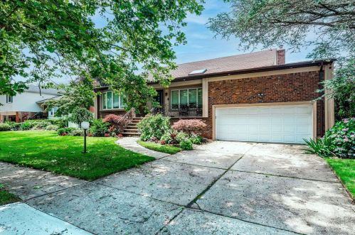 785 Longview Ave, Valley Stream, NY 11581-2843