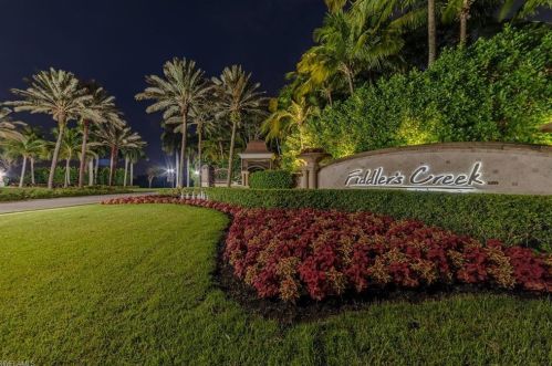 8448 Bent Creek Ct, Naples FL 34114-9400 exterior