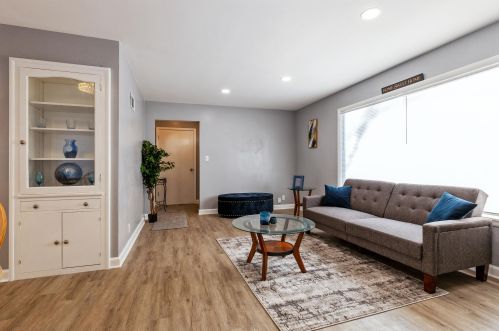 4860 67th St, Milwaukee, WI 53218-4038