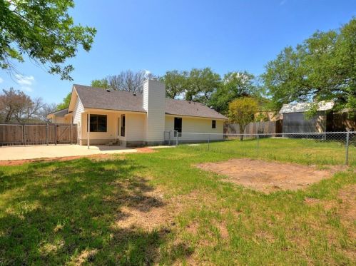 8302 Farmington Ct, Austin TX 78736-1744 exterior