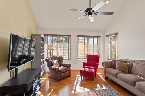 9 Noto Dr, Providence RI  02904-2905 exterior