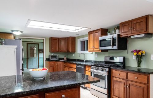 172 Cross Rd, Barrington NH  03884-6234 exterior