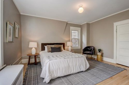 2109 Kenwood Blvd, Milwaukee WI  53211-3311 exterior