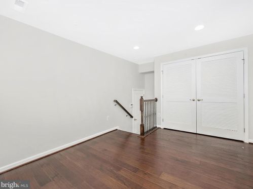 22213 Broadway Ave, Clarksburg MD 20871-3430 exterior