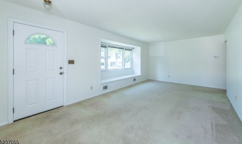 127 Brk Dr, Dover NJ 07801-4704 exterior