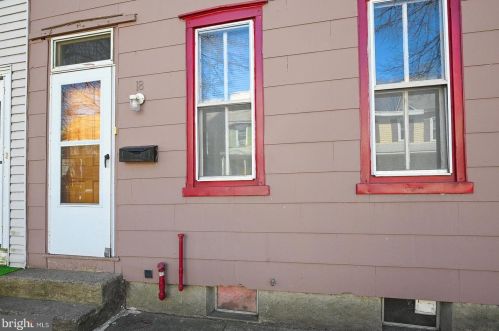 18 4th St, Pottstown, PA 19464-5216