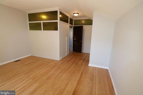 635 Parkway Ave, Trenton NJ  08618-2723 exterior