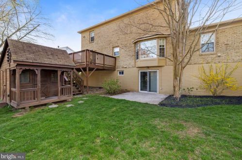 1539 Blue Meadow Rd, Rockville MD 20854-2622 exterior