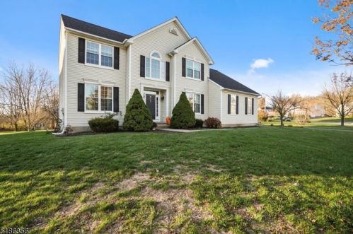 24 Dorset Dr, Hackettstown NJ  07840-5010 exterior