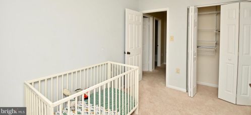 5648 Ridge View Dr, Alexandria VA  22310-1467 exterior