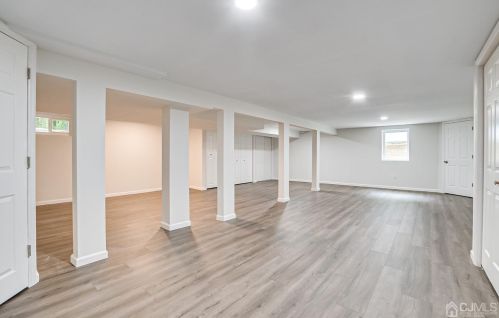 53 Fairmount Ave, Edison NJ  08820-2032 exterior