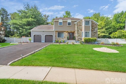 40 Ponderosa Ln, Old Bridge NJ  08857-3334 exterior