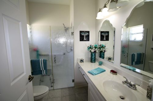 566 Cortina Ln, Fort Pierce FL 34986-1742 exterior