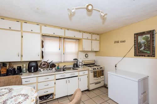 359 Columbia Ave, Meskegon MI  49444-2217 exterior