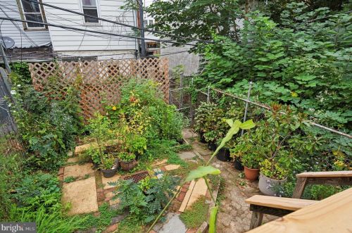 4817 Fairmount Ave, Philadelphia PA 19123-1901 exterior