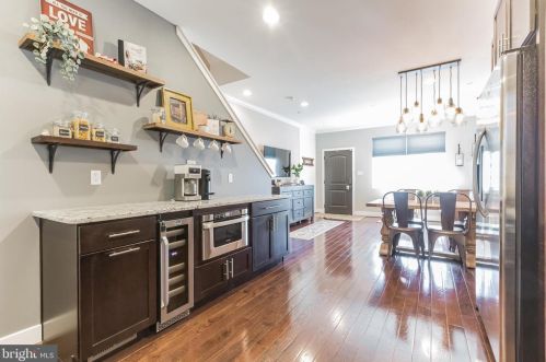 219 Green St, Philadelphia PA 19123-3314 exterior