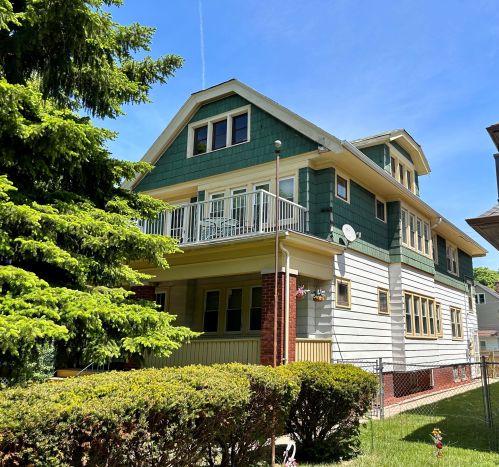 2844 49th St, Milwaukee, WI 53219-3315