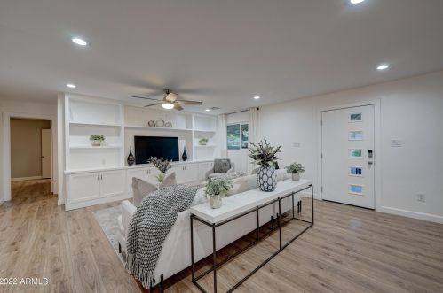 7814 11th Ave, Phoenix AZ  85021-7113 exterior