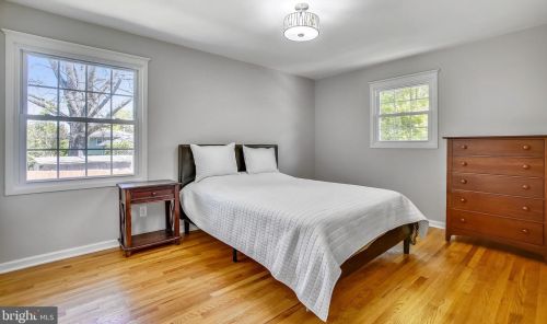 2232 Candlewood Dr, Alexandria VA 22308-1507 exterior