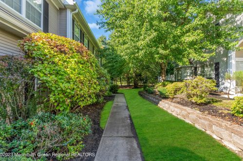 136 Manor Ct, Belmar, NJ 07719-3656