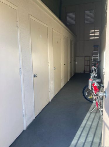 815 Ala Lilikoi St, Honolulu HI  96818-2418 exterior