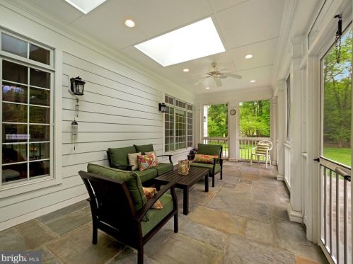 10717 Burbank Dr, Rockville MD 20854-1559 exterior