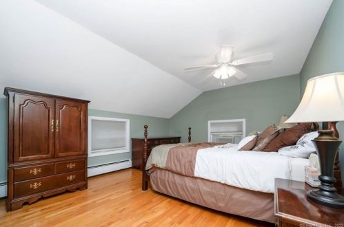 121 Grn Mdw Rd, Milford CT 06461-2258 exterior