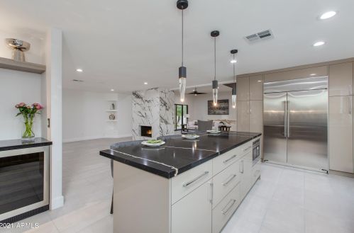 9919 47th Pl, Phoenix AZ  85028-4242 exterior