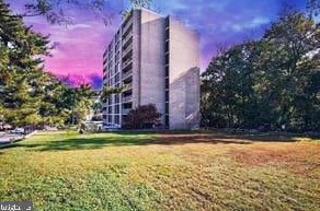 2100 Washington Ave, Silver Spring MD  20910-2649 exterior