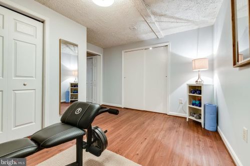 2122 Rampart Dr, Alexandria VA exterior